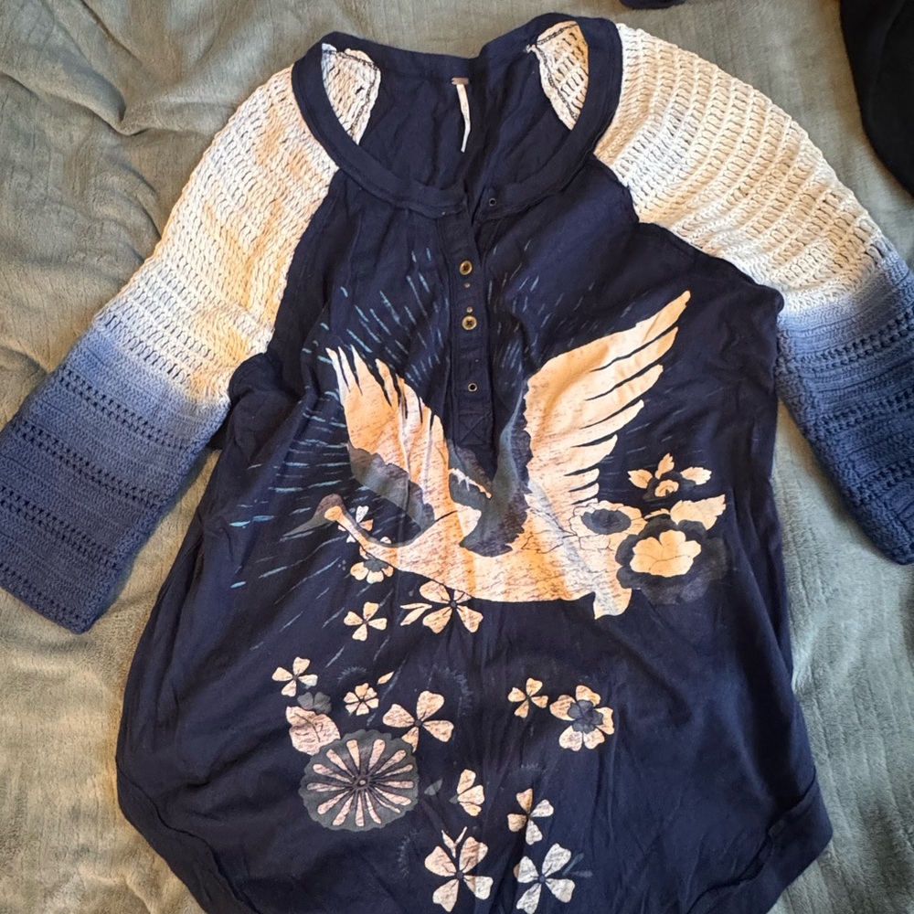 FREE PEOPLE Navy Blue and White Graphic Top